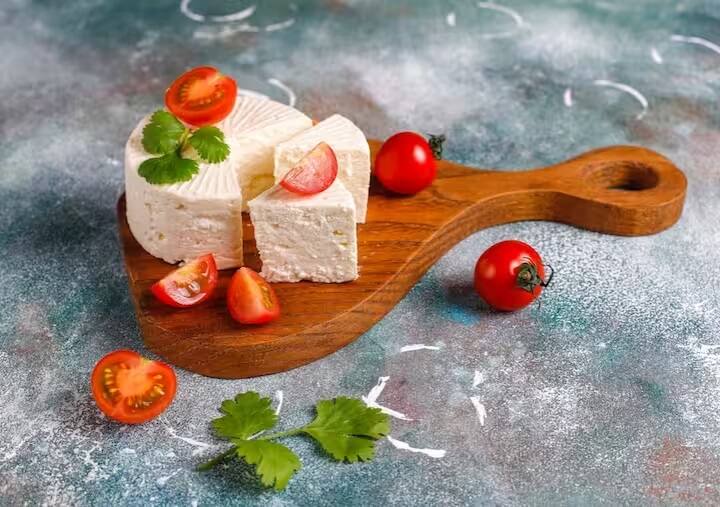 પગ, પેટ અથવા ચહેરા પર સોજો એ એડીમાની નિશાની હોઈ શકે છે. આ સમસ્યા પણ પ્રોટીનની ઉણપ સૂચવે છે. આવી સ્થિતિમાં પ્રોટીનની ઉણપને દૂર કરવામાં પનીર ફાયદાકારક સાબિત થઈ શકે છે.