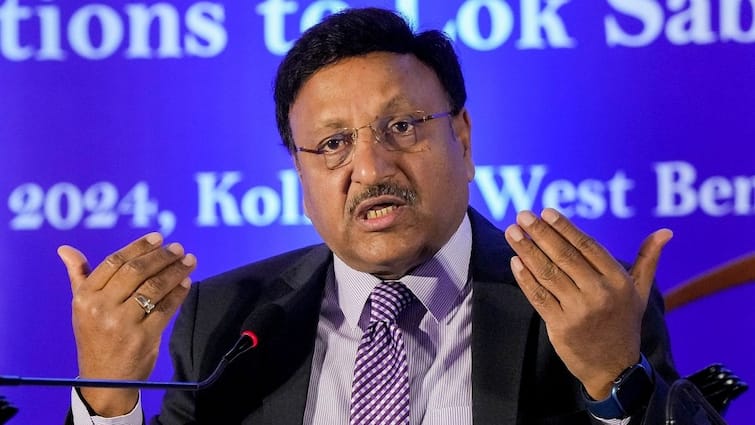 'वेबसाइट पर जाकर डेटा देखिए', महाराष्ट्र की वोटर लिस्ट पर कांग्रेस ने उठाए सवाल तो ECI ने दिया जवाब