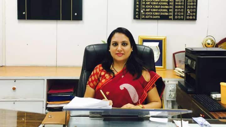 सोनल उम्मीदवारों को सलाह देती हैं एक पहले प्रयास में आपको समझ आ जाता है कि ये परीक्षा कैसी है अगले प्रयास में आप उसी प्रकार तैयारी कर सफलता प्राप्त कर सकते हैं.