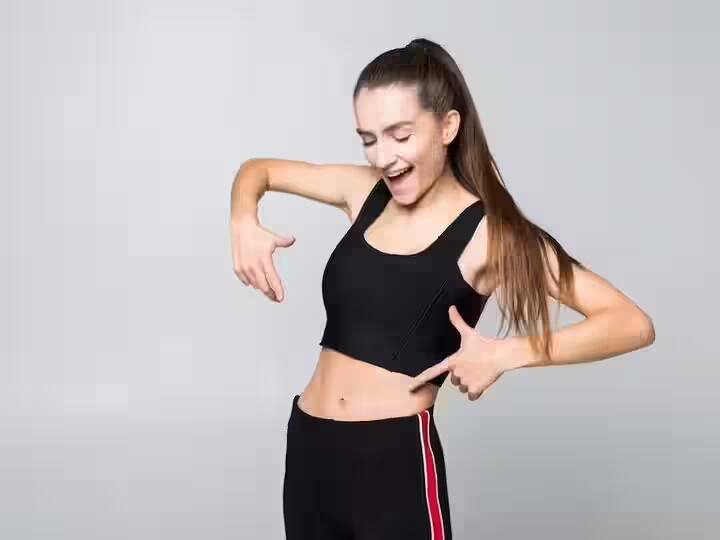 પ્રોટીનનો અભાવ હાડકાંને નોંધપાત્ર નુકસાન પહોંચાડે છે. જેના કારણે ઓસ્ટીયોપોરોસીસનો ખતરો રહે છે, જેનાથી ફ્રેક્ચર થઈ શકે છે. પનીરમાં પ્રોટીન અને કેલ્શિયમ ભરપૂર માત્રામાં જોવા મળે છે, જેના કારણે તે હાડકાં માટે ખૂબ જ સારું છે. વેઇટ લોસમાં પણ પ્રોટીન પૂર્તિ માટે ખાવું અનિવાર્ય છે.