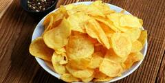 Chips Side Effects: બટાટાની સ્વાદિષ્ટ ચિપ્સનું સેવન આ કારણે છે નુકસાનકારક, સ્વાસ્થય પર થાય છે ગંભીર અસર