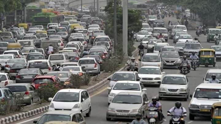 गाड़ी के मालिकों का नाम जाने के लिए यूं तो ऑनलाइन कई सारे ऐप्स भी है. जिनके जरिए आप गाड़ी के मालिक के नाम का पता कर सकते हैं.