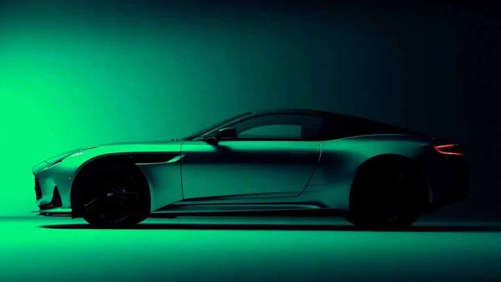 Aston Martin DB12: ये गाड़ी एक सुपर पावर कार है. इसमें 4.0 लीटर का ट्विन टर्बो इंजन लगा है, जो कि 202mph में 680PS की टॉप स्पीड देता है.