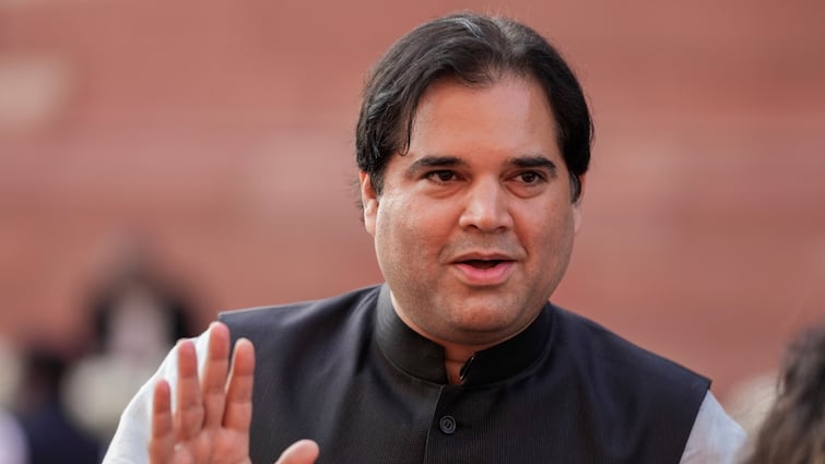 Lok Sabha Election 2024 Pilibhit BJP MP Varun gandhi mood change for again get ticket ann UP Politics: वरुण गांधी पर बदल रहा रुख! समीकरण पड़ा भारी, BJP से कई दावेदारों के ठंडे पड़े तेवर