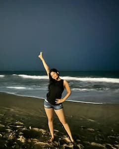 Ritika Singh Photos: బీచ్ లో బాక్సింగ్ బ్యూటీ - ప్రకృతిని మస్త్ ఎంజాయ్ చేస్తోంది!