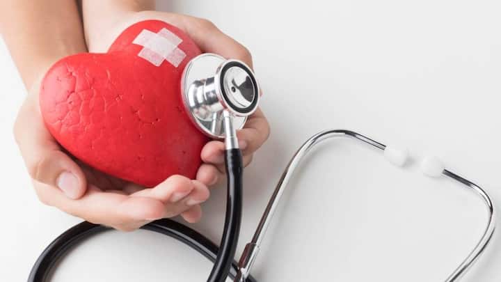 हाई बीपी की समस्या: हाई बीपी की समस्या कमजोर दिल की निशानी हो सकती है. इस कारण हार्ट अटैक का जोखिम बढ़ जाता है.