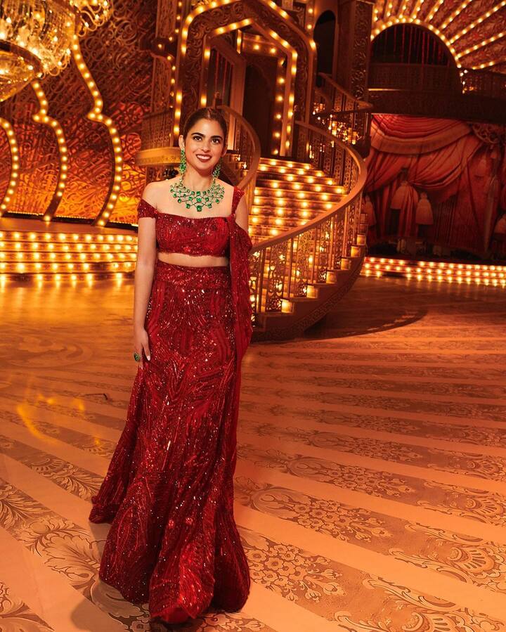 बता दें कि ये पहला मौका नहीं है जब ईशा ने अपने स्टाइल का जलवा दिखाया हो. वो अक्सर ही अपने फैशन से सभी को इंप्रेस करती रहती हैं.