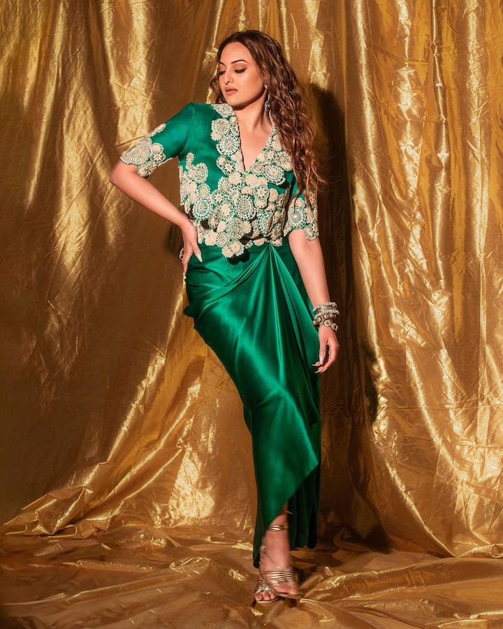 'Heeramandi' Star Sonakshi Sinha Looks Stunning In An Embroidered Green ...