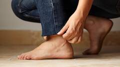 Diabetes Symptoms: पैरों में कुछ इस तरह दिखाई देते हैं डायबिटीज के लक्षण, तुरंत करवाएं शुगर टेस्ट