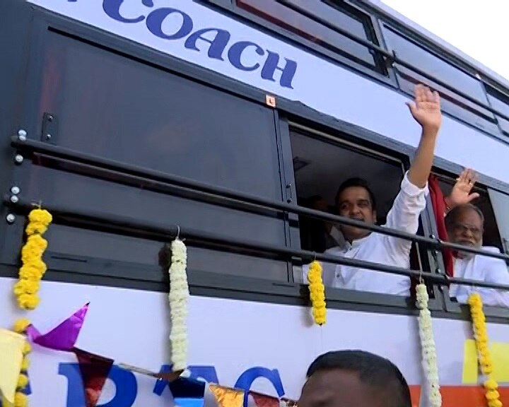 New ST BUS: લોકસભા ચૂંટણી પહેલા ગુજરાતને 301 નવી એસટી બસોની ભેટ, મંત્રીએ કર્યુ લોકાર્પણ