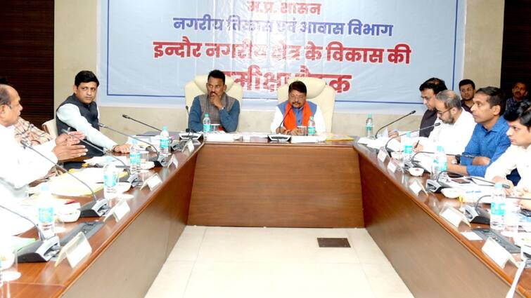 Kailash Vijayvargiya Tulsi Ram Silawat Bhopal Meeting to Indore Development Master Plan 2024 ann MP News: भोपाल की बैठक में विजयवर्गीय का इन मुद्दों पर जोर, इंदौर मास्टर प्लान के लिए जून तक करना होगा इंतजार