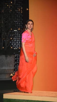 Aditi Rao Hydari: చీరలో అదితి రావు- స్టన్నింగ్ లుక్స్ తో మెస్మరైజ్