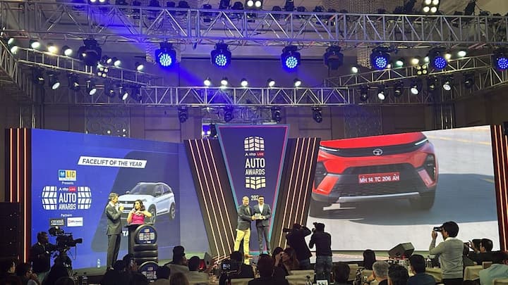 ABP Auto Awards 2024: Tata Nexon Gets Facelift of The Year Award Check Details Facelift of The Year: ‘ఫేస్‌లిఫ్ట్ ఆఫ్ ది ఇయర్’గా నిలిచిన నెక్సాన్ - ప్రత్యేకతలు ఇవే!