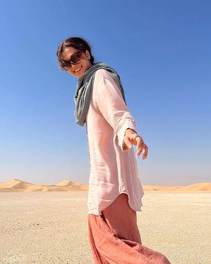 एक्ट्रेस तापसी पन्नू भी होली खेलना नहीं पसंद करती हैं. उन्हें लगता है कि स्किन पर जब रंग लग जाते हैं तो उन्हें छुड़ाना बहुत मुश्किल वाला काम है और इससे इरिटेशन होती है.