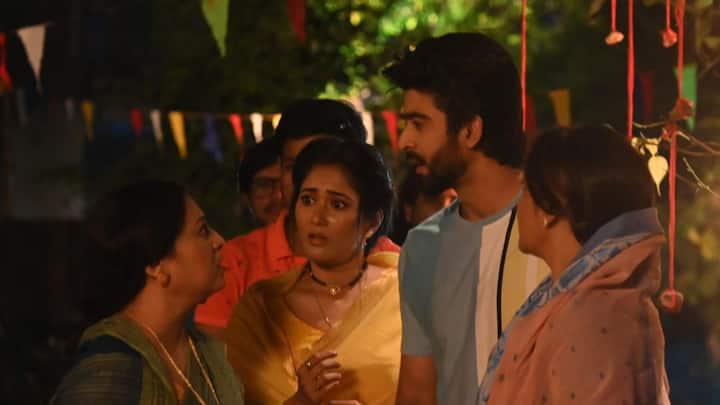 ফের তাদের আশা আকাঙ্ক্ষা ছিন্নভিন্ন হয়ে যায়। তাদের মনে আবারও প্রশ্ন  জাগে, সোহাগ কি সত্যিই মৃত, নাকি এই ভূতুড়ে গল্পের আরও কিছু বাকি আছে? সব প্রশ্নের উত্তর পেতে নজর রাখতে হবে প্রতিদিন সন্ধ্যা ৭টায় কালার্স বাংলায় 'সোহাগ চাঁগ' ধারাবাহিকে।