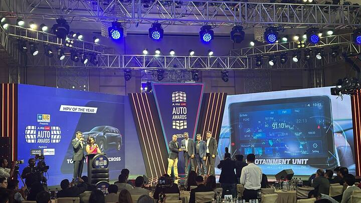 ஆண்டின் சிறந்த MPV - Toyota Innova Hycross