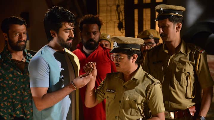 তবে এরপরেই এক অপ্রত্যাশিত ঘটনা ঘটে। সোহাগ, বা বলা চলে তার ভৌতিক রূপ, দুর্জয়ের সামনে এসে উপস্থিত হয়।