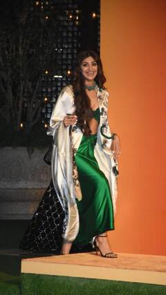 Shilpa Shetty: గ్రీన్ డ్రెస్సులో శిల్పాశెట్టి- ఎల్లోరా శిల్పంలా ఫోటోలకు పోజులు