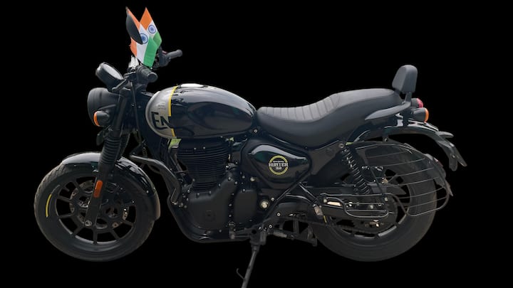 ராயல் என்ஃபீல்ட் ஷாட்கன் - விலை 4.25 லட்சத்தில் தொடங்கி 4.40 லட்சம் வரை நிர்ணயிக்கப்பட்டுள்ளது