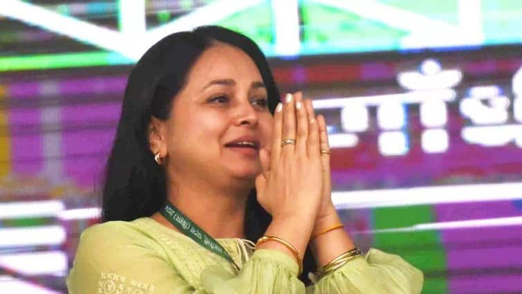 RJD MLC Sunil Singh demanded Lalu Yadav daughter Rohini Acharya to contest Lok Sabha elections from Saran Rohini Acharya: लालू यादव की बेटी रोहिणी सारण में विरोधियों को देंगी शिकस्त! RJD के इस बड़े नेता ने दिए संकेत