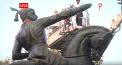 Chhatrapati Shivaji की प्रतिमा पर Rahul और Priyanka Gandhi ने किया माल्यार्पण