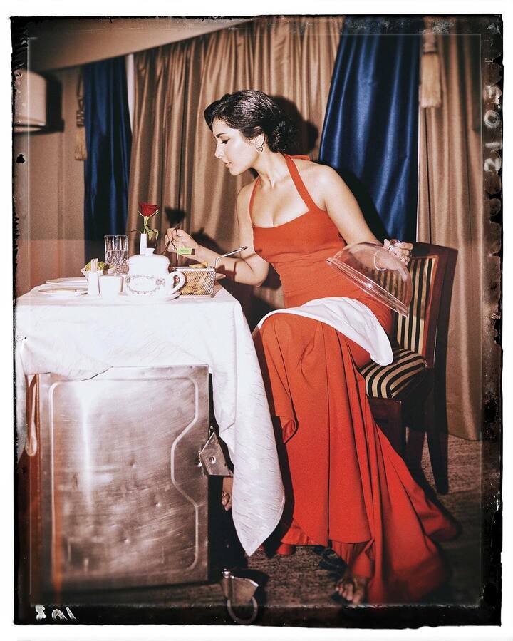 அதன் பிறகு பல முன்னணி நடிகர்களுடன் இணைந்து பல வெற்றி படங்களில் நடித்துவிட்டார்.