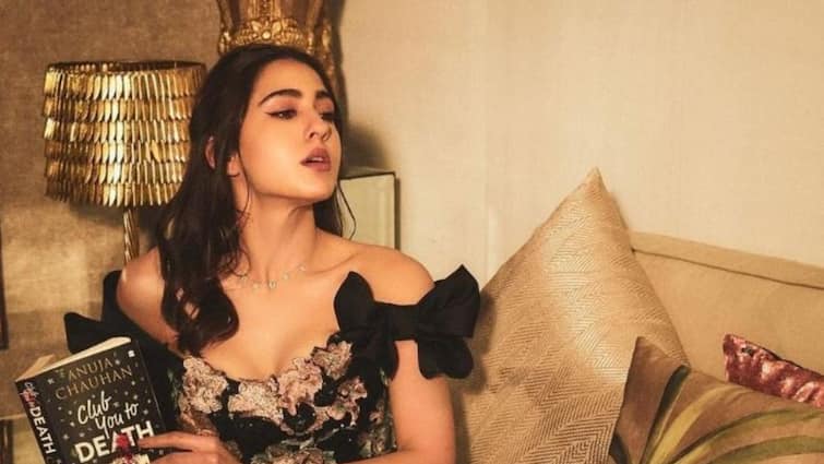 Redditors Slam Sara Ali Khan Performance In Murder Mubarak: 'Forget Ramp Walk, Namaste. Find Something New' Redditors Slam Sara Ali Khan's Performance In Murder Mubarak: 'Forget Ramp Walk, Namaste. Find Something New'