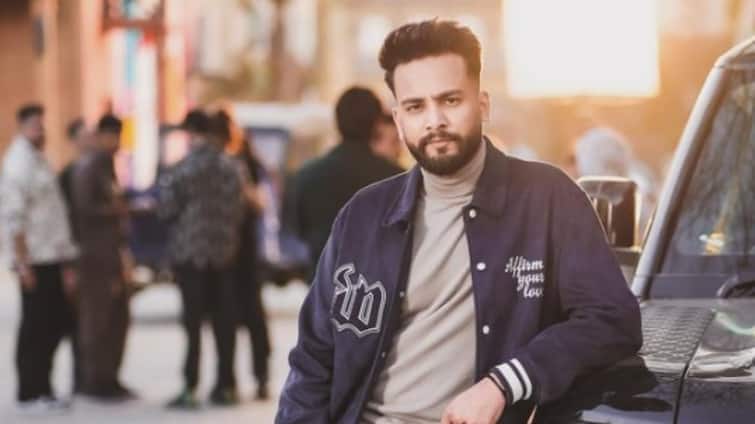 elvish yadav jail news How did Bigg Boss fame Elvish Yadav  night pass in Noida jail Elvish Yadav Jail News: नोएडा जेल में एल्विश यादव की पहली रात, बैरक में बेचैन, खाया हल्का खाना, अब यहां होगा शिफ्ट