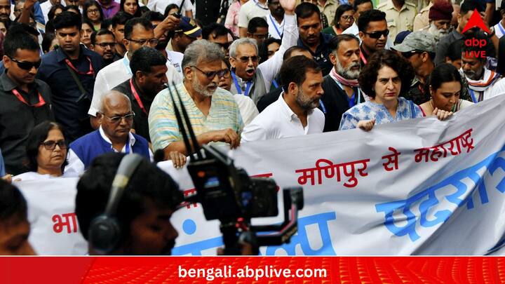 এদিনের যাত্রায় যোগ দিয়েছিলেন বলি অভিনেত্রী স্বরা ভাস্কর। রাহুল-প্রিয়াঙ্কার পাশে ব্যানার ধরে হাঁটতে দেখা যায় তাঁকে। বলেন, '...গত ১০ বছর ধরে এই দেশ একটা রোগে ভুগছে, তা হল বিদ্বেষ। আমার মনে হয়, এই দেশ যে বিদ্বেষ নয়, ভালোবাসার মন্ত্র দিয়ে তৈরি, সে কথা দেশবাসীকে মনে করাতেই এই যাত্রা।' (ছবি:PTI)