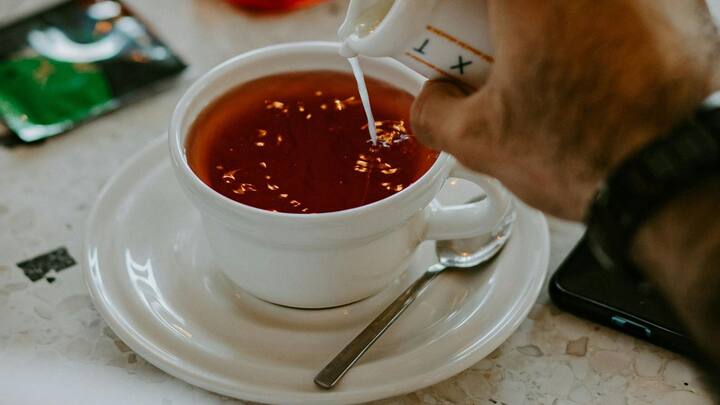 অনেকেরই রাতে বারবার ঘুম ভেঙে যায়। ঘুমের ব্যাঘাত হয়। সাউন্ড স্লিপ হয় না। এই সমস্যা দূর করার জন্যেও ভ্যালেরিয়ান টি খেতে পারেন।