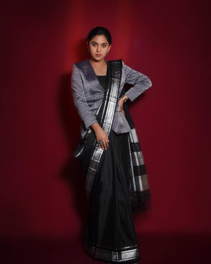 ‘अग्निहोत्र’, ‘कुंकू’ या छोट्या पडद्यावरील मालिकांमुळे अभिनेत्री मृण्मयी देशपांडे घराघरांत लोकप्रिय झाली.