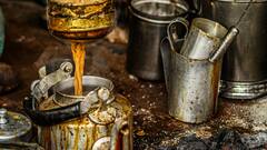 Kitchen Tips :  स्वयंपाकघरातील भांड्यांवरील डाग निघत नाहीत ? हे उपाय करा !