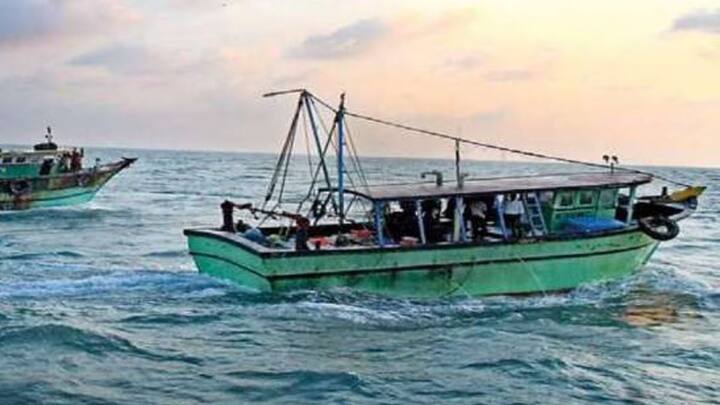 21 Tamil Nadu fishermen arrested by Sri Lankan Navy TN Fishermen Arrest: விடாது தொடரும் அவலம் - மீண்டும் தமிழக மீனவர்கள் 21 பேரை கைது செய்த இலங்கை கடற்படை