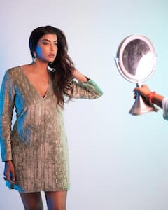 Manchu Lakshmi : డీప్ నెక్ డ్రెస్​లో మంచు లక్ష్మీ.. అదిరే ఫోటోలు షేర్ చేసిన భామ