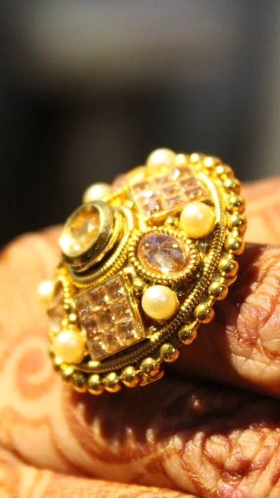 ਤਾਬੜਤੋੜ ਤੇਜ਼ੀ ਤੋਂ ਬਾਅਦ  ਬੇਹੱਦ ਸਸਤੇ ਹੋਇਆ ਸੋਨਾ, ਜਾਣੋ ਨਵੇਂ ਭਾਅ