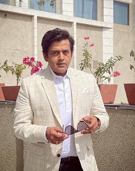 रवि किशन ने बताया कि एक बार उन्होंने अपने घर के पास एक रामलीला में एक्ट किया था जिसके बाद उनके पिता ने उन्हें इसके लिए कड़ी सजा दी थी.