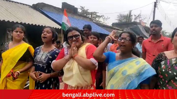 তৃণমূল প্রার্থী সুজাতা মন্ডল আবার সোমবার সকালে বিষ্ণুপুর লোকসভার বেলিয়াতোড়ের বেনাচাপড়া আদিবাসী অধ্যুষিত গ্রামে হাজির হন।সেখানে আদিবাসী মানুষদের সাথে নিয়ে জাহের থানে পুজো দেন তিনি।