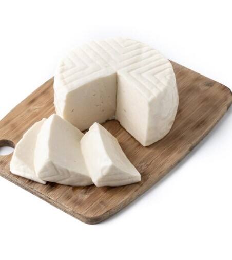 ਅਮਰੀਕਨ ਫੂਡ ਡੇਟਾ ਸੈਂਟਰਲ ਦੇ ਅਨੁਸਾਰ, 100 ਗ੍ਰਾਮ ਪਨੀਰ ਵਿੱਚ 21.43 ਗ੍ਰਾਮ ਪ੍ਰੋਟੀਨ ਹੁੰਦਾ ਹੈ। ਇਸ ਵਿੱਚ ਵਿਟਾਮਿਨ ਏ ਅਤੇ ਕੈਲਸ਼ੀਅਮ ਵੀ ਭਰਪੂਰ ਮਾਤਰਾ ਵਿੱਚ ਪਾਇਆ ਜਾਂਦਾ ਹੈ। ਸਿਹਤ ਮਾਹਿਰਾਂ ਅਨੁਸਾਰ ਕੱਚਾ ਪਨੀਰ ਖਾਣ ਨਾਲ ਕਈ ਬਿਮਾਰੀਆਂ ਦੂਰ ਹੋ ਸਕਦੀਆਂ ਹਨ।