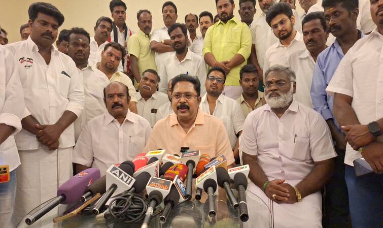 TTV Dhinakaran says DMK allies are using the weapon of CAA to scare Muslims and get votes - TNN இஸ்லாமியர்களை பயமுறுத்தி சிஏஏ ஆயுதத்தை கையில் எடுத்த திமுக கூட்டணி -   டிடிவி தினகரன்