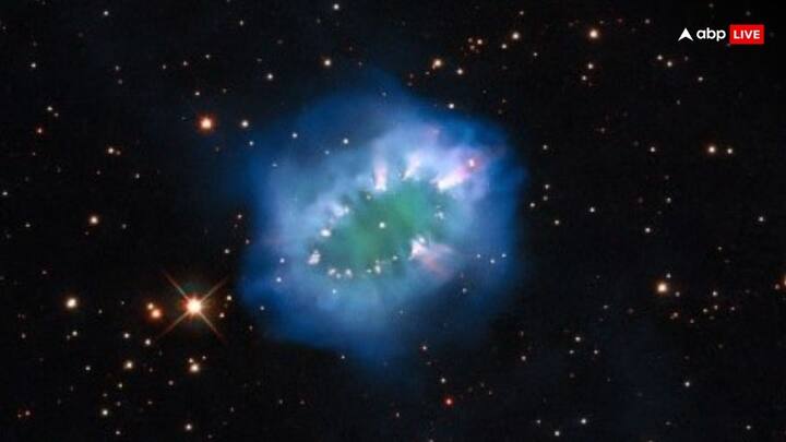 NASA Share Cosmic Jewellery: नासा के वैज्ञानिक अपने रिसर्चों के जरिए समय-समय पर दुनिया को चौंकाते रहते हैं. नासा अपने सोशल मीडिया हैंडल के जरिए अंतरिक्ष की खूबसूरत तस्वीरों को भी शेयर करती रहती है.