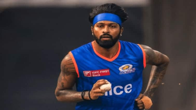 IPL 2024 Hardik Pandya And Mark Boucher Duck Questions Over Captaincy During Press Conference WATCH IPL 2024: Hardik Pandya And Mark Boucher 'Duck' Questions Over Captaincy During Press Conference - WATCH