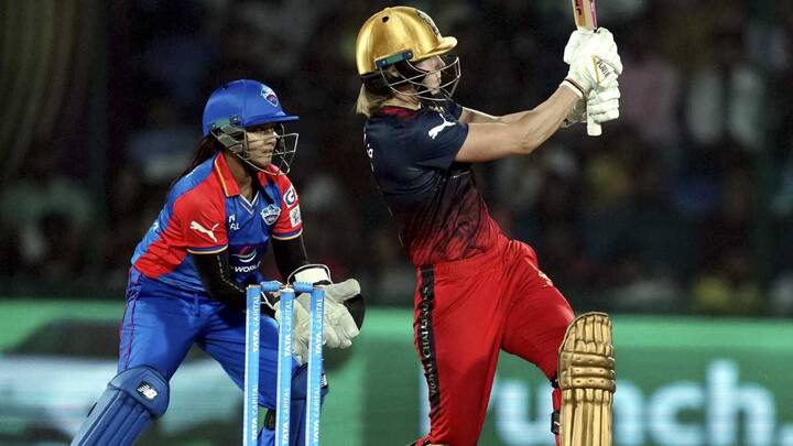 आरसीबी ने वीमेंस प्रीमियर लीग 2024 का खिताब जीत लिया है. उसने फाइनल में दिल्ली कैपिटल्स को हराया. रॉयल चैलेंजर्स बैंगलोर के लिए इस सीजन में एलिस पेरी ने शानदार परफॉर्मेंस किया है. वे WPL 2024 में सबसे ज्यादा रन बनाने के मामले में टॉप पर रहीं. पेरी ने ऑरेंज कैप जीत ली है.