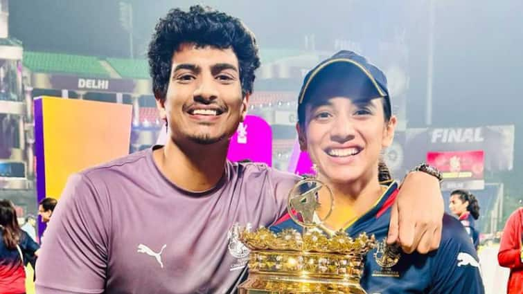 smriti mandhana with palash muchhal rumoured boyfriend RCB Women Won wpl 2024 final | WPL 2024: रूमर्ड बॉयफ्रेंड के साथ दिखीं स्मृति मंधाना, RCB की जीत के बाद पलाश मुच्छल ने शेयर की फोटो