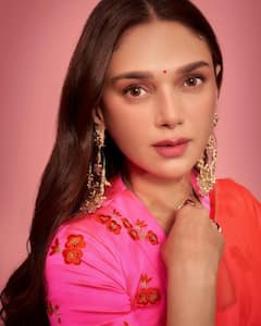 Aditi Rao Hydari : பழுத்த மிளகாய் நிற புடவையில் அசத்தும் நடிகை அதிதி ராவ்!