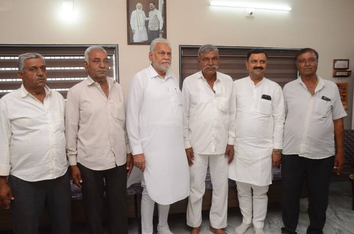 જસદણ વિસ્તારમાં વારંવાર બંને નેતાઓ વચ્ચે ભારે ખેંચતાણ જોવા મળે છે.
