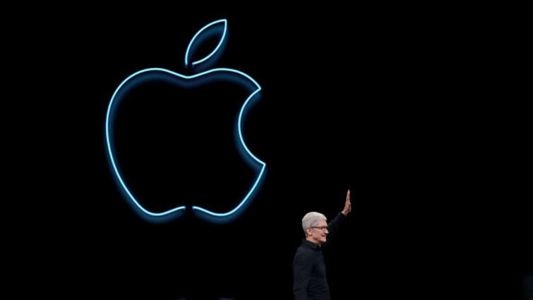 Apple Google Gemini Feature iPhones Launch AI Artificial Intelligence Gen AI Bloomberg Apple And Google In Talks To Integrate Gemini's AI Features In iPhones