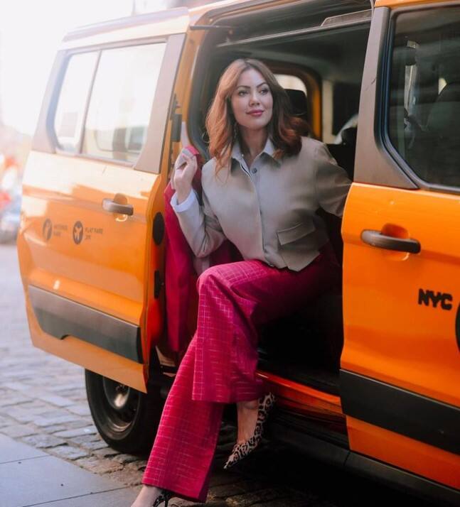 ઘણા અહેવાલોમાં એવું કહેવામાં આવ્યું છે કે 'તારક મહેતા કા ઉલ્ટા ચશ્મા'માં 'બબીતા જી'નું પાત્ર ભજવનાર મુનમુન દત્તા એક એપિસોડ માટે 50 થી 65 હજાર રૂપિયા ચાર્જ કરે છે.