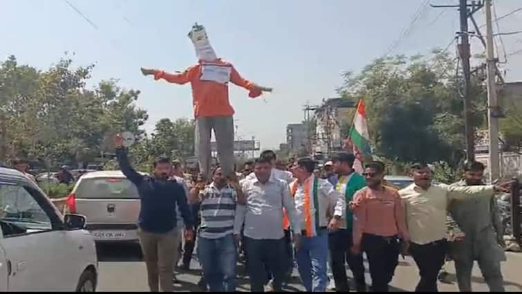 Kota Bazar Bandh Protest over Congress Leader Ameen Pathan Arrest who has 18 cases against him ann Rajasthan News: कांग्रेस नेता आमीन पठान की गिरफ्तारी के विरोध में बाजार बंद, प्रदेश महासचिव पर दर्ज हैं 18 केस