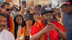 Floyd Mayweather: दुनियाभर के सूरमाओं को एक मुक्के से गिराने वाला बॉक्सर मेवेदर हजारों किमी दूर मुंबई के सिद्धिविनायक की शरण में क्यों आया?