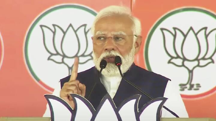 PM Modi Speech in Salem 400 Seats BJP NDA Alliance Narendra Modi TN Visit Lok Sabha Election 2024 PM Modi Speech: கட்சிக்காக உழைத்தவர்கள் கொல்லப்பட்டார்கள்: மேடையிலேயே நா தழுதழுத்த மோடி!